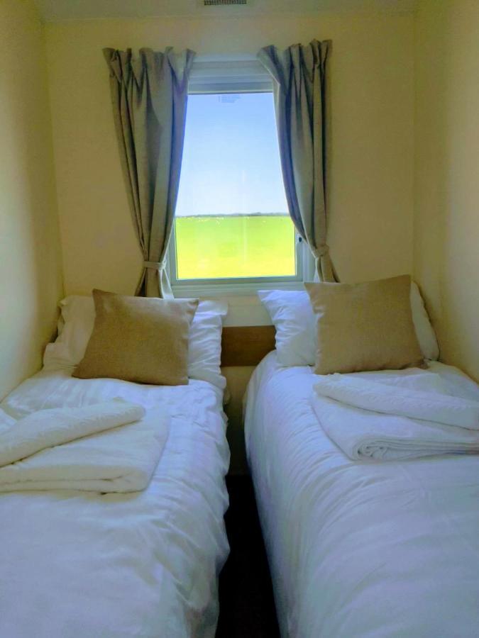 4 Berth Couples And Family Caravan In Beautiful Newquay Bay Resort Eksteriør billede